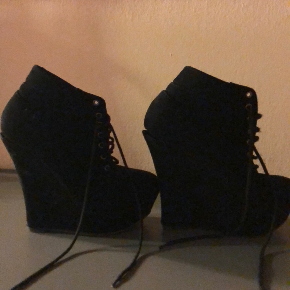 Wedges that have never been worn